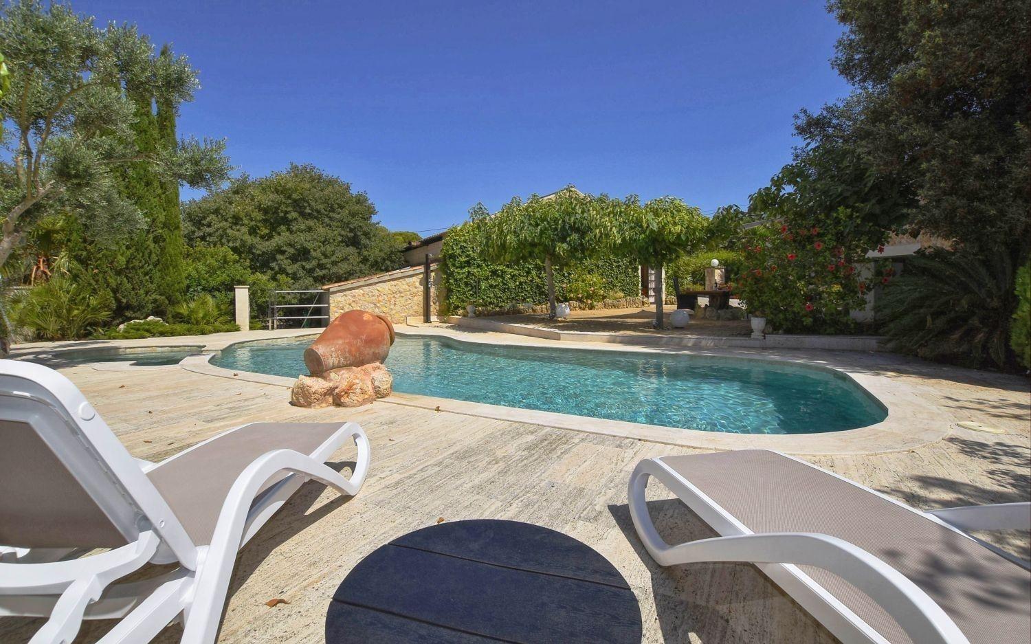 Romantisches Mit Jacuzzi Im Freien